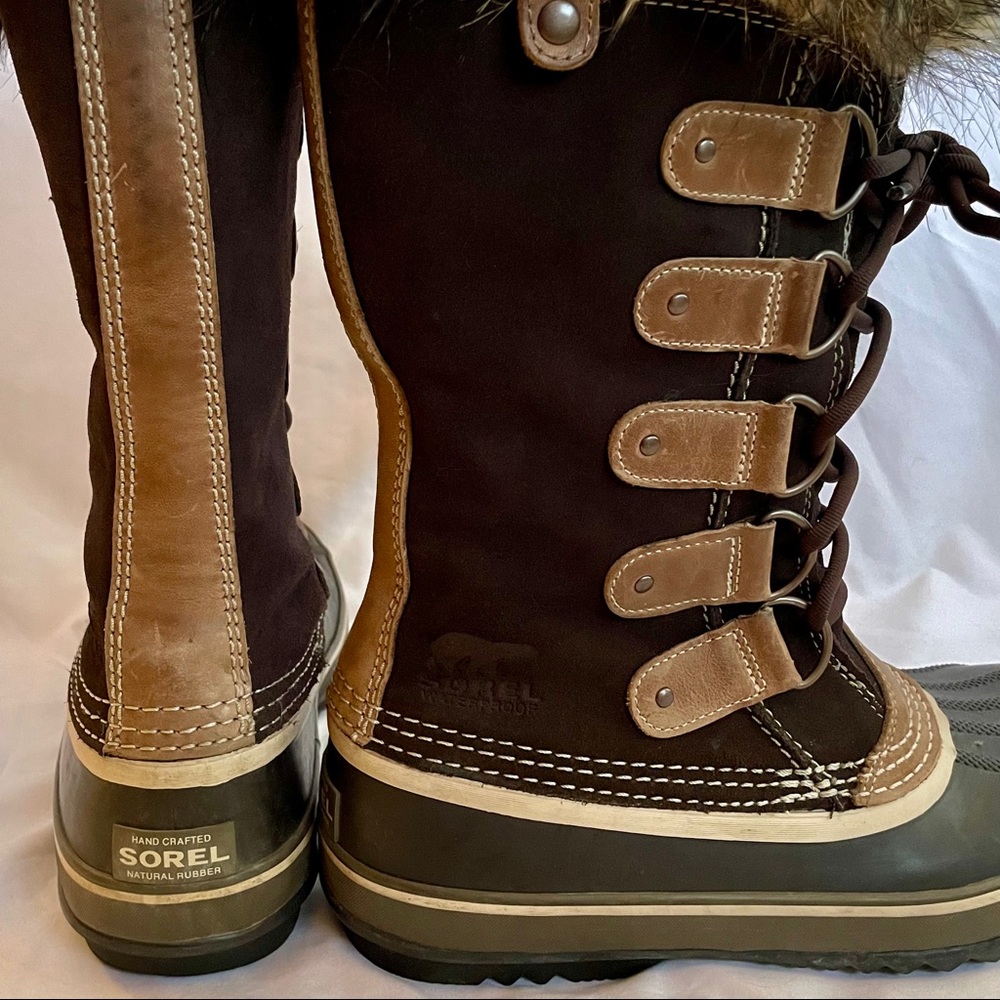 * SOLD * Women’s SOREL Joan of Arctic Boot